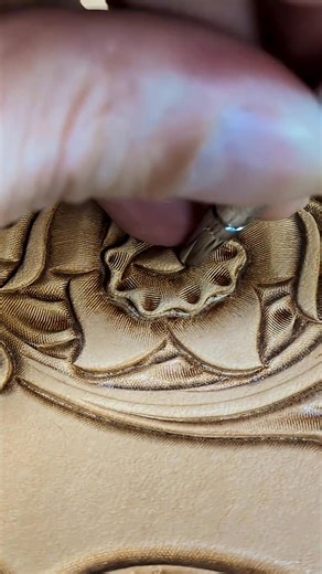 67K views · 873 reactions | Handmade Card Case｜Stamping Carving Dyeing【Part1】#asmr #leathercraft #fblifestyle | Torross Leather Craft | Facebook