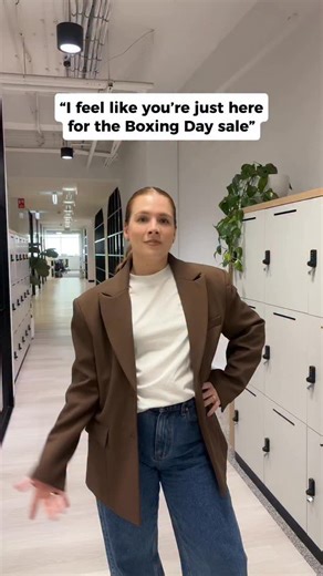 Caught her red-handed… but can you blame her? Our Boxing Day sale is officially ON. 25% off FREE gift, go go go!!!! 🛍️ | BOOST LAB Co.