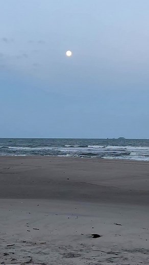 560 reactions · 36 shares | Fim de tarde com lua cheia na Praia do Balneário Florida em Matinhos ⛱️ | Nosso Litoral | Facebook