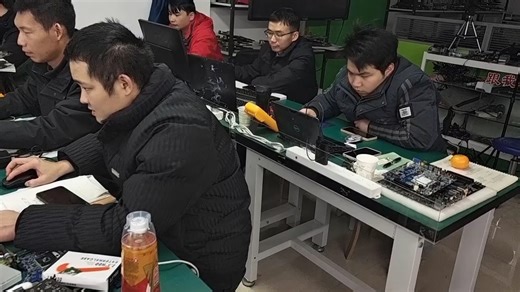 电脑芯片级维修培训，原理+实战结合，让你技术突飞猛进！