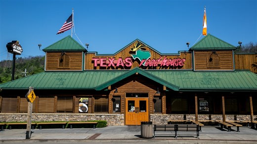 Texas Roadhouse inching closer to February 2 opening as it snaps up vacant lot