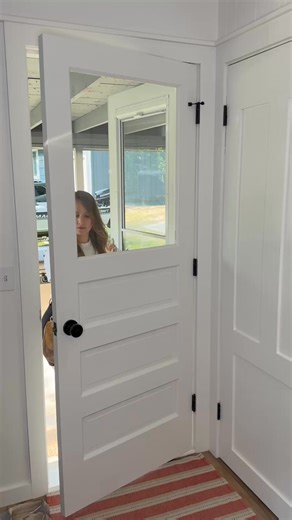 🧹✨ Want to keep your home cleaner… without cleaning more? It’s not just about what you do—it’s about what you stop doing! Here are 3 simple habits I quit that instantly made my home tidier: 1️⃣ No more cords everywhere – I use a bamboo multi-device charging station so every charger is in one hidden spot ⚡📱 No more tripping over rogue cords! 2️⃣ No more sheet chaos – I keep only 2 sets per bed and store them in no-fold sheet containers 🛏️ Everything stays together, so making the bed is quick a