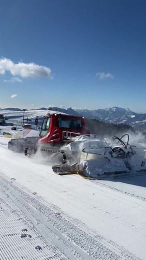 #plow #tractor #tractorvideos #traktor #crawler #tratatatata #snow #600