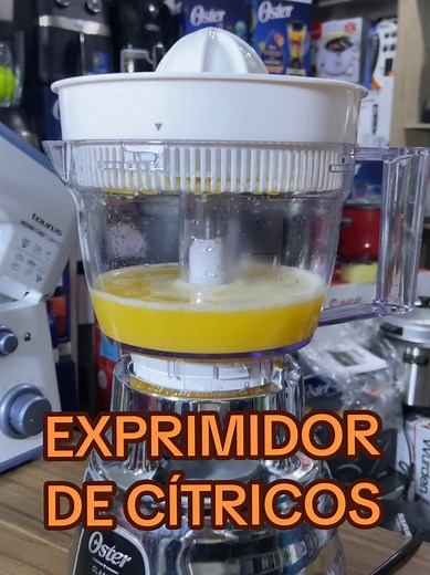 🍊 ¡Exprime frescura al instante con el accesorio exprimidor Oster! 🍊 Convierte tu licuadora Oster en un exprimidor de cítricos con capacidad de 750 ml. 🍋 Ideal para jugos de naranja, limón y más. ✅ Compatible (excepto Xpert™ y BLSTPYG) ✅ Plástico resistente y libre de BPA ✅ Fácil de usar y limpiar ¡Tus mañanas más refrescantes empiezan aquí! 🍹 #Oster #JugoNatural #Cítricos #Exprimidor #limaperu🇵🇪 #fyp #EnvíoNacionales #Cercado