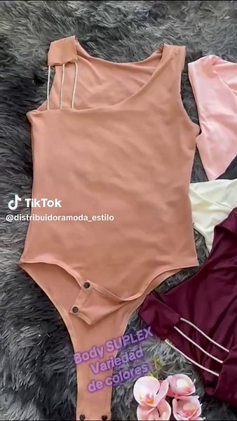 Tenemos los mejores modelos en tendencia🤗#oufits #modayestilo #envios #distribuidora #humor