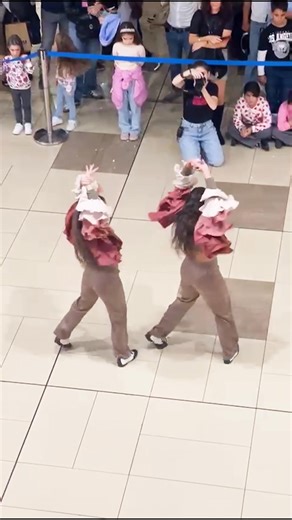 9.7K views · 17 reactions | ✨ Armonia in movimento ha acceso il Parco Commerciale I Portali Il pubblico? Emozionato. Coinvolto. Ispirato. Sul palco: danza, arti sceniche, energia pura. Sotto il palco: occhi lucidi, sorrisi, applausi a scena aperta. Chi c’era ha vissuto un pomeriggio magico. Chi non c’era… può solo immaginare.  Il movimento ha preso forma. L’arte ha preso vita. | Parco Commerciale I Portali | Facebook