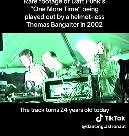 Rare Live Performance of Daft Punk's 'One More Time' in 2002