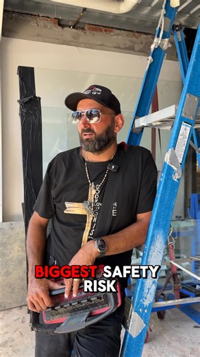RDD SERVICES | The biggest safety risks with crane lifts aren’t always obvious. Weight, wind, access and planning all play a part and missing one detail... | Instagram