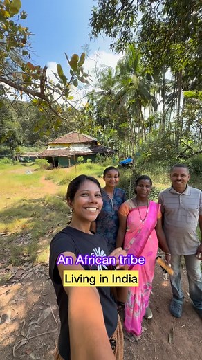 An African tribe living in India❤️ I recently spent a day with the Siddi Tribe in Karnataka an African-origin community that has called India home for over 400 years. I cooked with them, danced with them, and listened to stories that carried both African rhythm and Indian soul. This wasn’t a regular trip. It was a reminder that travel doesn’t always have to be about new places sometimes, it’s about old stories that the world forgot to tell. I booked this trip through @xperio.travel , a platform 