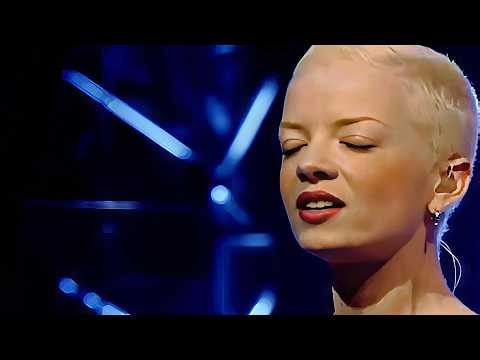 Garbage - Stupid Girl (2001)