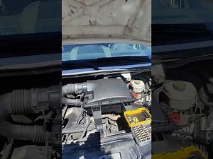 How to replace the air filter of the Mercedes Sprinter 2?