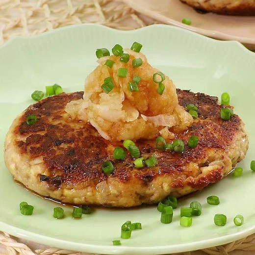 ふわふわジューシー♪ イワシと豆腐のハンバーグのレシピ動画・作り方 | デリッシュキッチン