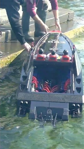 You Won’t Believe the SCALE & SOUND of This RC Powerboat! 🤯