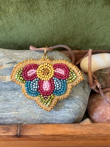 Métis Beaded Wild Rose Pendant - Etsy