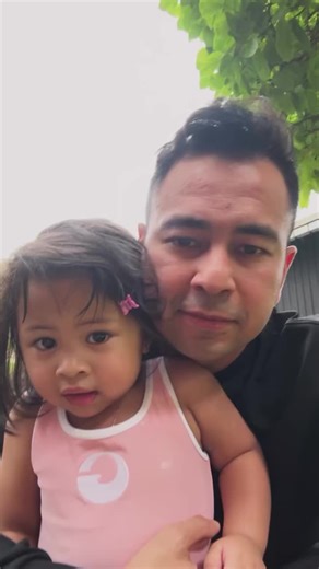 Berenang Pagi Bersama Lily dan Rayyanza