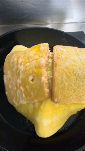 Easy One Pan Egg Sandwich 🍳🥪 #healthybreakefast #sandwich #breakfastsandwich #food