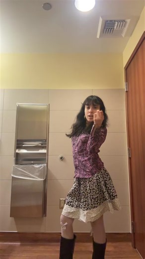 manic_clown_princess (@manic_clown_princess)’s videos with original sound - a_queen4567