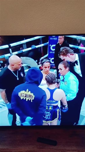 Women's boxing legend Amanda Serrano overcomes some rough early rounds to win a clear decision over tough contender Reina Tellez. #boxing #AmandaSerrano #ReinaTellez #MVPPromotions