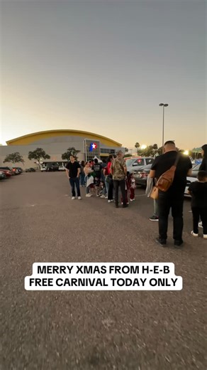 Hidalgo Festival of Lights on Instagram: "Tonight it’s FREE, FREE, FREE 🎄 Merry Christmas from H-E-B ❤️ 🎡 FREE Carnival Rides RGV showed up once again — thank you for the love! Lines are filling fast… don’t miss it. See you here TONIGHT! #FreeFreeFree #RGVEvents #RGVChristmas #HidalgoFestivalOfLights #HEBHoliday FreeCarnival RGVFamilyFun ChristmasInTheValley"