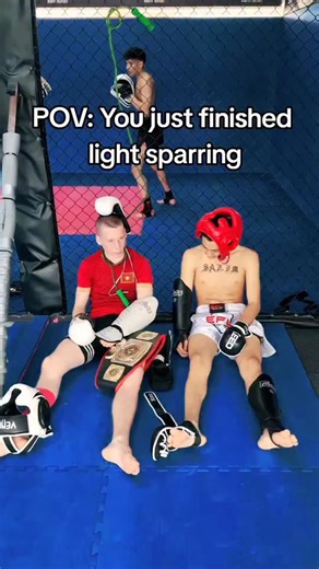 Tais O'Donnell | The Sharwarma Kid on Instagram: "The brain works slower after "light sparring" than when trying to talk to girls 💀 #muaythai #muaytais #fighter #cte #sparring #lightsparring #bigmouth"