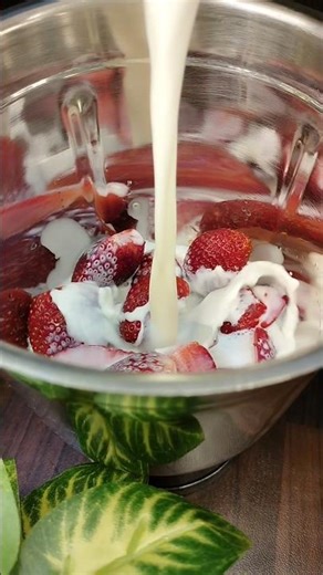 Strawberry Shake #milkshake #shake #shorts #viral #trending #youtubeshorts #shortvideo #viralvideo