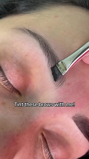 How to Achieve Perfect Brow Tinting: Step-by-Step Guide