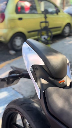 Explora la CFMoto NK 450: Potencia y Estilo en Dos Ruedas