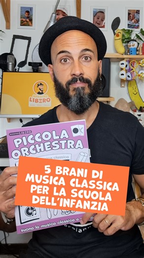 La musica classica con i bambini non è difficile: basta scegliere i brani giusti 🎶 Melodie chiare, ritmi forti e immagini che parlano da sole. In questo reels ti suggerisco 5 brani che funzionano davvero in classe: immediati, coinvolgenti e adatti anche ai più piccoli 👉 https://www.liberoiannuzzi.com/prodotto/libro-piccola-orchestra/ | Maestro Libero