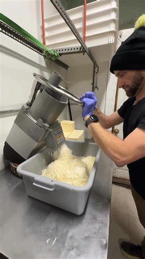 🧀 Behind the Scenes of Cheese Processing Precision Matters! Cheese cutting or shredding in industrial production is not just a simple mechanical activity it’s a critical control step that directly impacts product quality, functionality, and food safety. . In large-scale operations, specialized industrial cheese shredders or dicers are used to ensure: ✅ Uniform particle size – Essential for consistent melting performance in pizza, bakery, and ready-to-eat products. ✅ Reduced clumping – Controlle