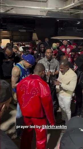 [POWERFUL] Kirk Franklin Leads Prayer For Chris Brown & Usher 🙏🏾🤎