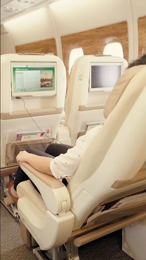 Premium Economy Class ASMR: The Relaxing Sounds of Flying Emirates