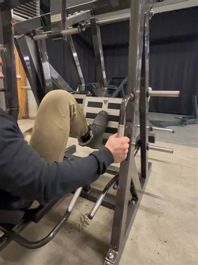 Meet the D4 Horizontal Leg Press Machine 💪 Built for power, precision, and performance. Smooth, controlled motion meets rock-solid durability, making it perfect for serious lower-body training. From single-leg presses for balance to wide stances for glutes and narrow stances for quad focus, this machine does it all. And let’s talk looks 👀 — the clean, clear metal finish gives it a premium, modern aesthetic that elevates any gym space while showcasing its solid engineering. 📧 Email: usa@gymfac