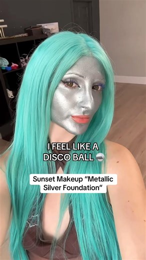 Metallic Silver Makeup 🪩