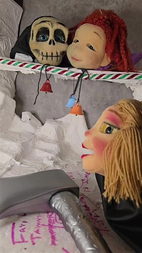 skull mom caught skull cheating on fairy #skull #mom #dad #fairy #elf #skullchef #skullchefasmr #cheating #bf #gf #viralvideo