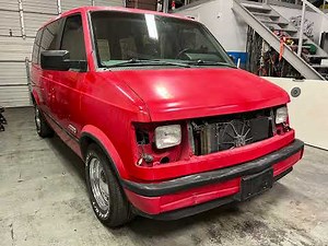 1987 Chevy Astro Gen 1 V8 Swapped Van - Holley EFI (PART 1)