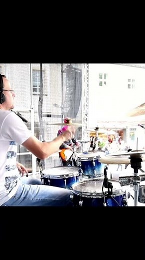 Drum Solo with Drumstick Tricks while playing drums!