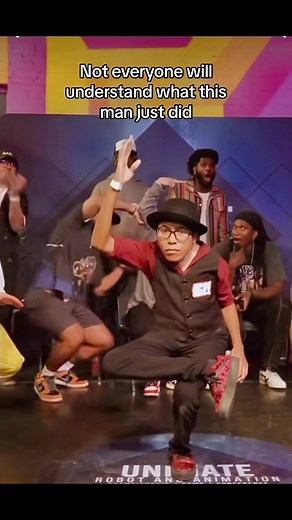 Chibi Robot Dancer: An Amazing Dance Performance