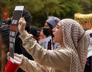 Pro-Palestine demonstrators protest annual Texas Hillel Israel Block Party