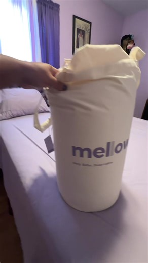 This Mello Sleep Temperature Comforter is a game changer 🛏️💜 It’s two comforters in one, super fluffy yet lightweight, breathable, and designed to adapt to hot or cold sleepers. You can unzip it into layers, skip the duvet cover, and customize your comfort every night. Paired with the Mello Sleep Cloud Align Pillow and Bedlore mattress topper, this setup gives serious hotel-bed energy — without replacing your mattress.