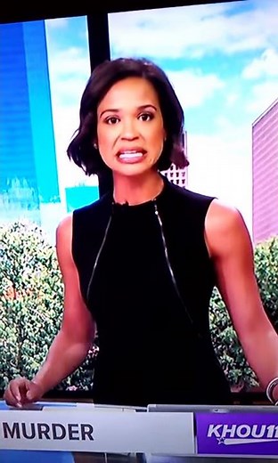 Mia Gradney - Sexy News Babe