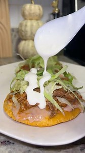 Sopes de birria #Sopes #birria #comidamexicana | Antojarte