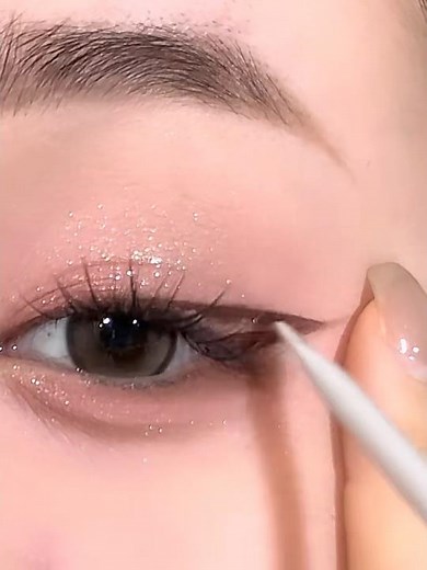 Close-Up Eyeliner Tutorial | Korean-Style Rhinestone Eye Makeup Look Mastered #eyemakeup #shirts
