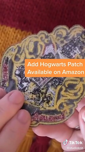 Knit Your Own Harry Potter Hogwarts Scarf with This Tutorial!