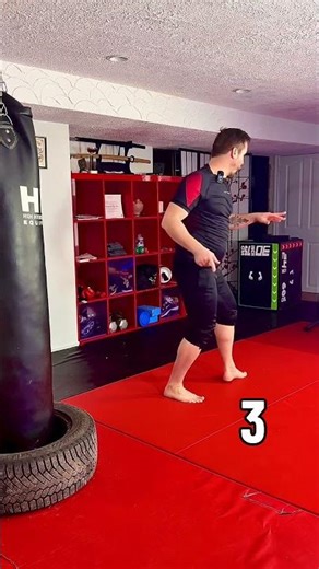 Tutorial tornado kick sur punching bag #foryou #martialarts #taekwondo #kungfu #mma #tutorial #fypシ