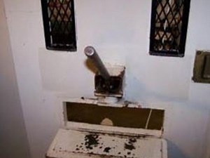 Texas corrections officer beaten with his own 'pry tool'