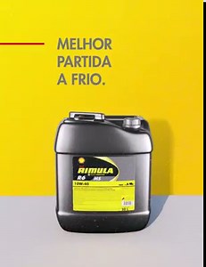 Shell Rimula R6MS melhora a partida a frio e possui aditivos multifuncionais que se adaptam perfeitamente às condições da viagem. Afinal, enfrentar distâncias é mais fácil quando você tem com quem contar. Descrição #PraCegoVer: vídeo começa com um galão de Shell Rimula dentro de um cubo de gelo, em um fundo amarelo. Na sequência, o cubo quebra e o galão segue intacto. Entra o seguinte letreiro: "Melhor partida a frio". Letreiro muda para: "Shell Rimula. Enfrentar distâncias é mais fácil quando v