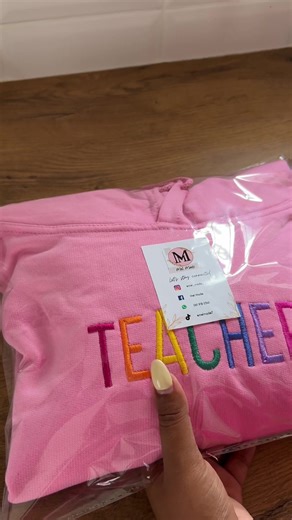 Packing Orders for Teachers: Personalized Apparel & Gifts
