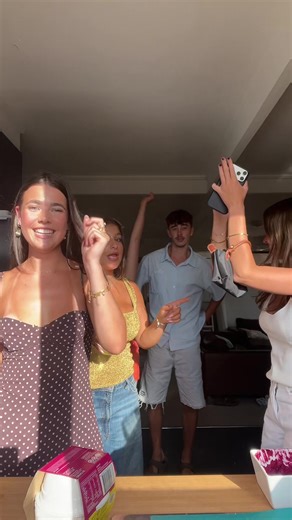 Xavos main character