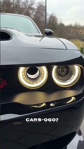 “Brutal Cold Start 🔥 Dodge Challenger SRT Hellcat Engine Sound | Muscle Car Beast!”