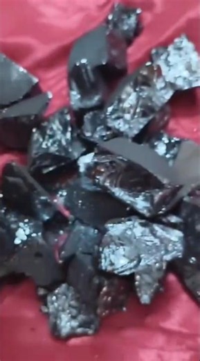 🌿 Natural Water Filter? Shungite Crystal Secrets Revealed #shorts #viral